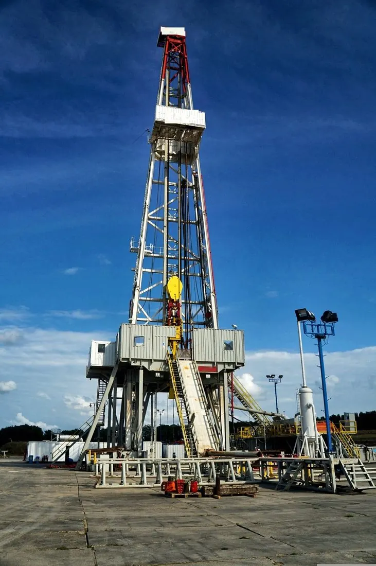 Torre de perforación petrolera: sector petrolero